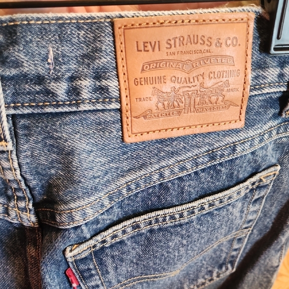 Levi's Classic Blue Denim Skirt - Picture 6 of 6